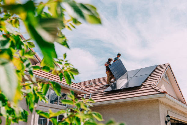 Best Roof Gutter Cleaning  in Waunakee, WI